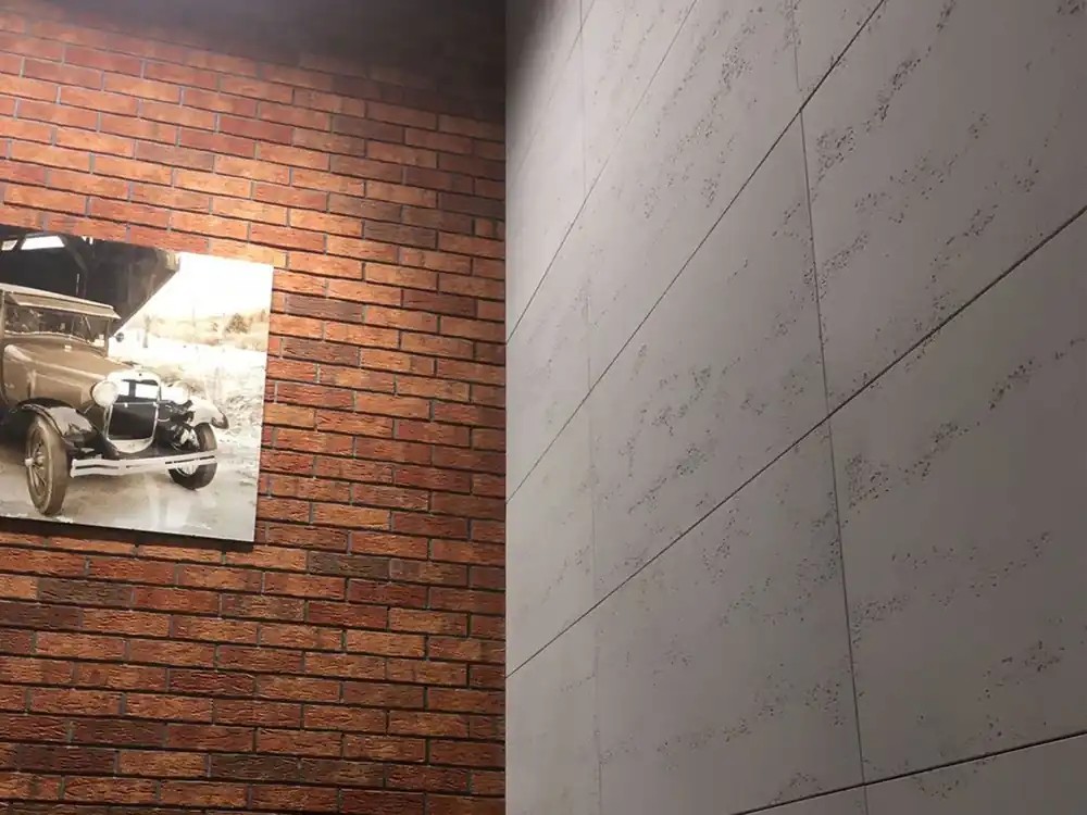 Cegła i beton architektoniczny w aranżacji klatki schodowej Ekspresowa dostawa