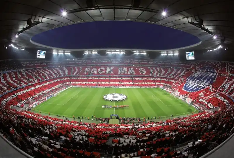 Rabat FotoTAPETA flizelinowa 5426-8 FCB Stadion Choreo