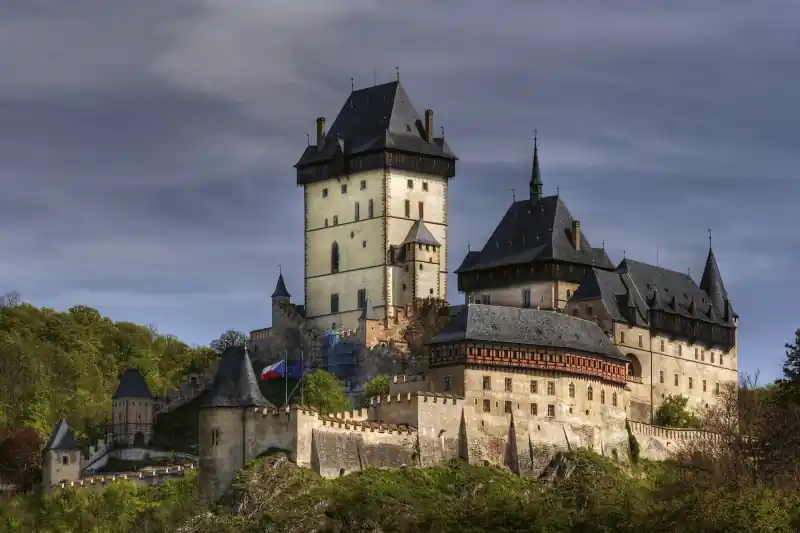 FotoTAPETA na flizelinie MS-5-0032 KARLSTEJN Zamów teraz