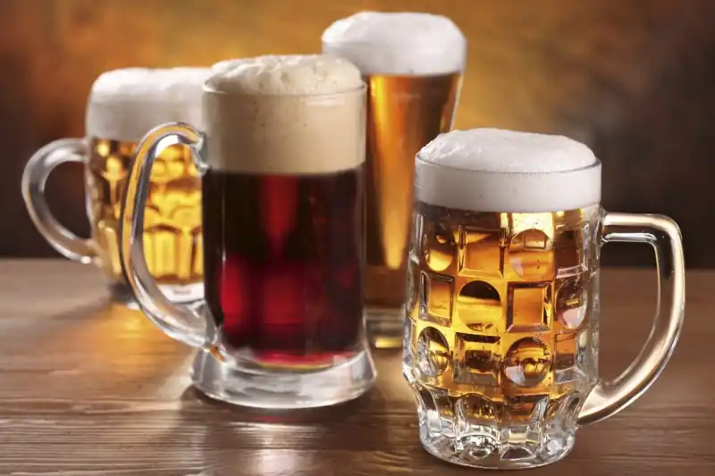 Rabat FotoTAPETA na flizelinie MS-5-0248 BEER MUGS