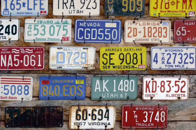 FotoTAPETA na flizelinie MS-5-0269 PLATE NUMBERS Łatwy zwrot