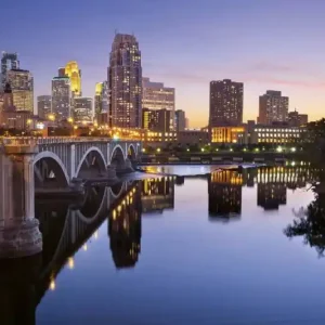 Zniżka Fototapeta na Flizelinie MS-5-0682 Downtown Minneapolis 375 x 250 cm