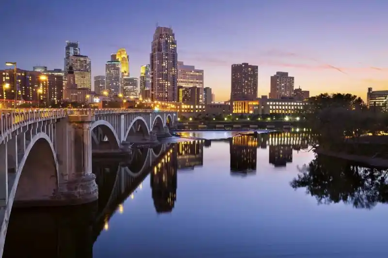 Zniżka Fototapeta na Flizelinie MS-5-0682 Downtown Minneapolis 375 x 250 cm