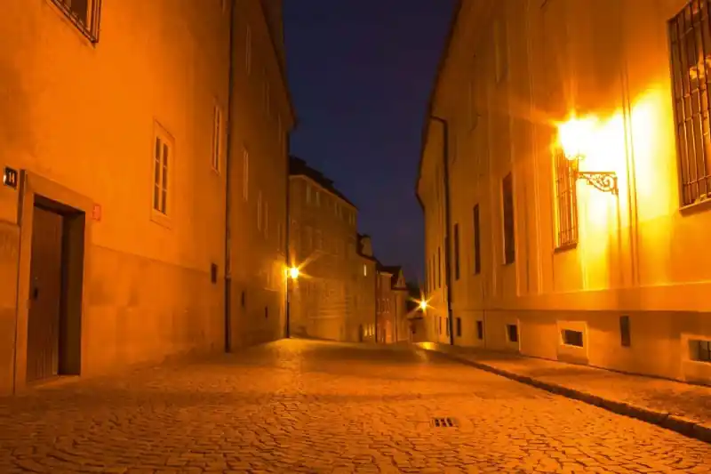 Hit sprzedaży Fototapeta na Flizelinie MS-5-0738 Nocna ulica Pragi 375 x 250 cm