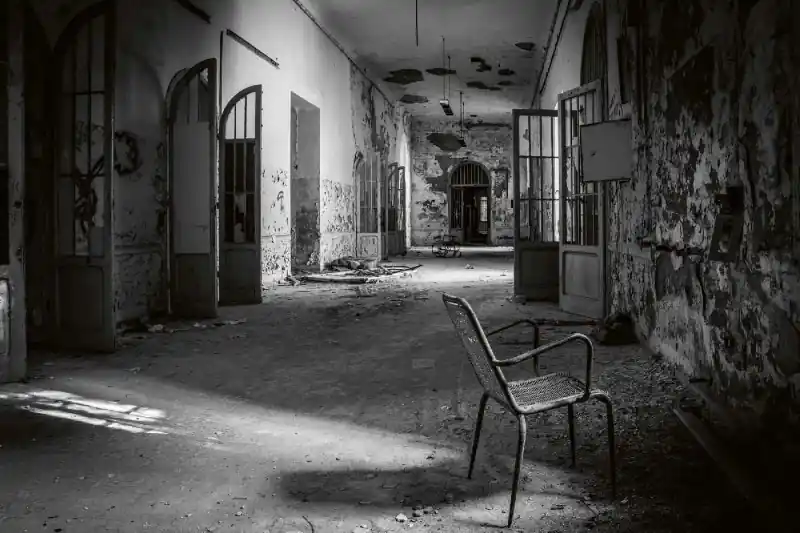 Fototapeta na Flizelinie MS-5-0876 Szpital psychiatryczny II. 375 x 250 cm Hit sprzedaży