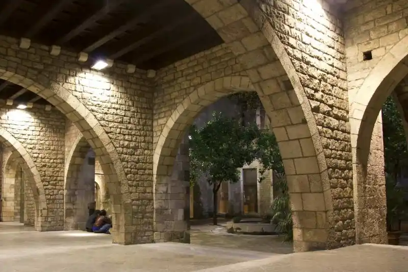 Fototapeta na Flizelinie MS-5-0921 Gotycka część Barcelony 375 x 250 cm Rabat