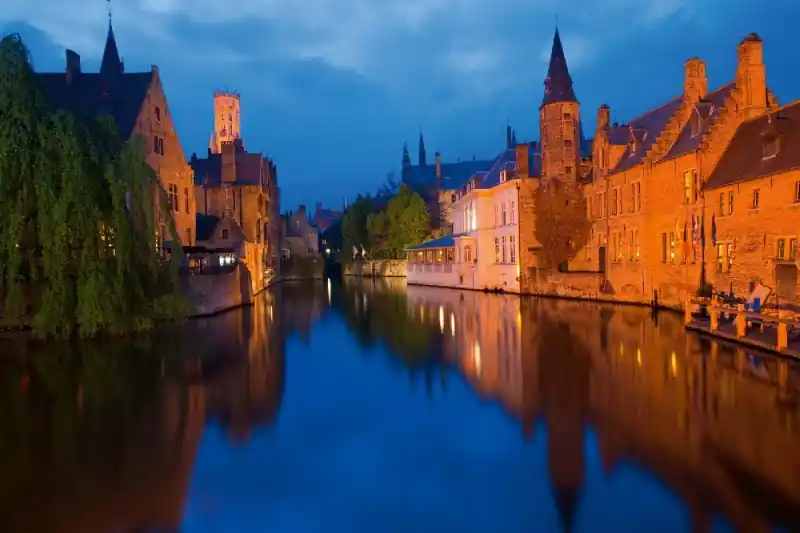 Fototapeta na Flizelinie MS-5-1013 Piękna architektura ceglana 375 x 250 cm Wyprzedaż