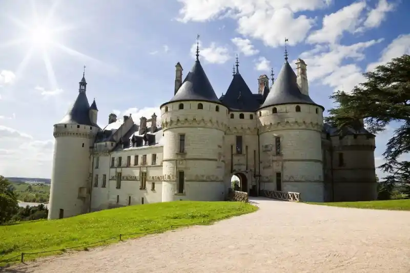 Wyjątkowa oferta Fototapeta na Flizelinie MS-5-1080 Zamek Chambord II. 375 x 250 cm