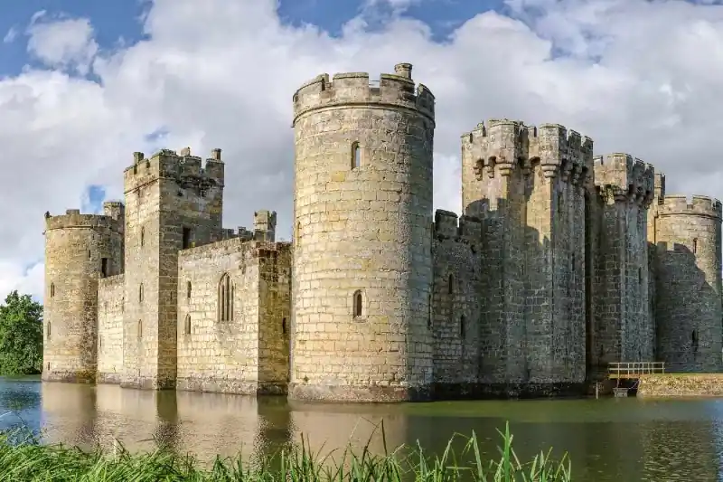 Sprawdź teraz Fototapeta na Flizelinie MS-5-1091 Zamek Bodiam, Anglia 375 x 250 cm