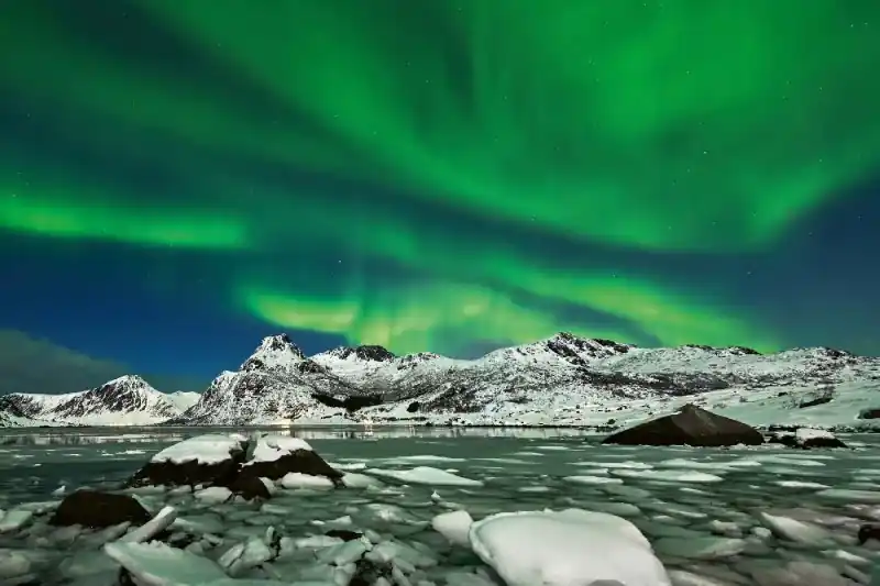 Fototapeta na flizelinie MS-5-1824 Northern Lights 375 x 250 cm Dodaj do koszyka