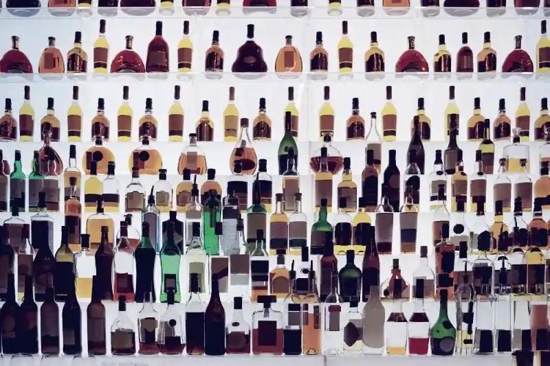 Darmowy zwrot Fototapeta na flizelinie MS-5-2075 Butelki na alkohol 375 x 250 cm