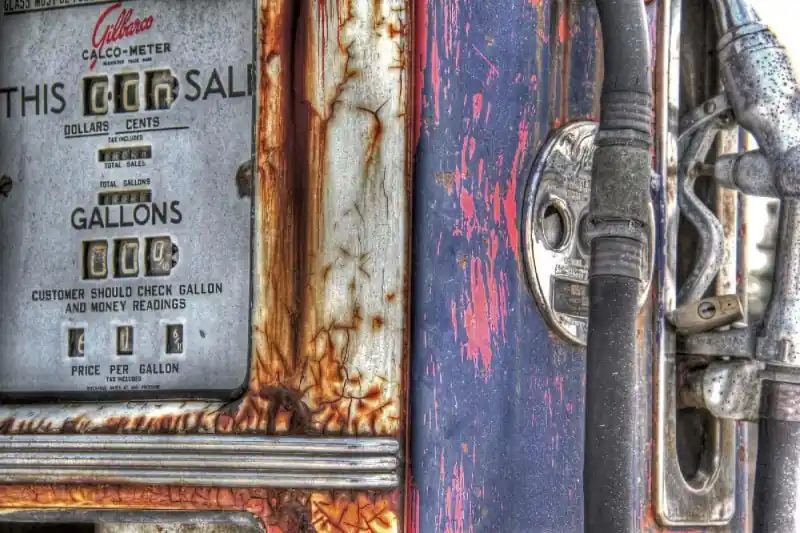 Darmowy zwrot Fototapeta na flizelinie MS-5-2153 Vintage gas pump 375 x 250 cm