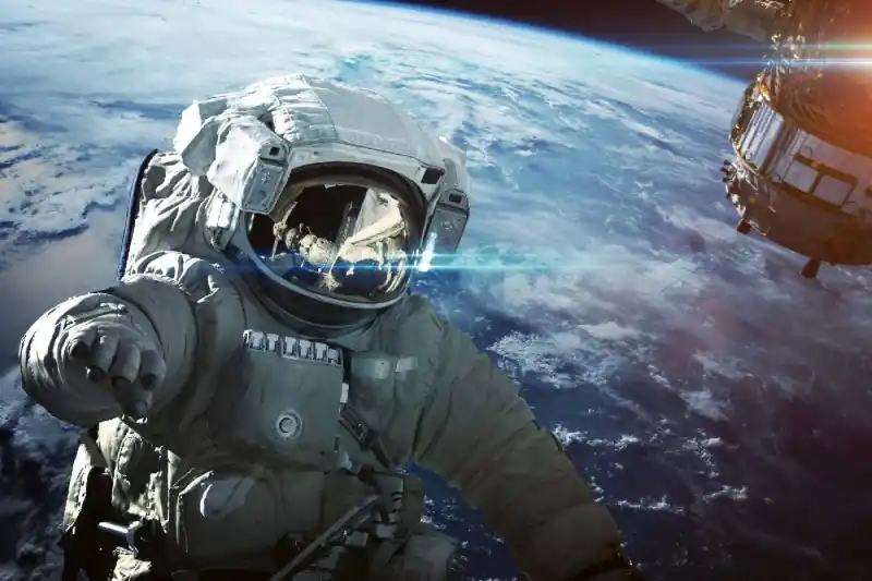 Fototapeta na flizelinie MS-5-2237 Astronauta w kosmosie 375 x 250 cm Nowy
