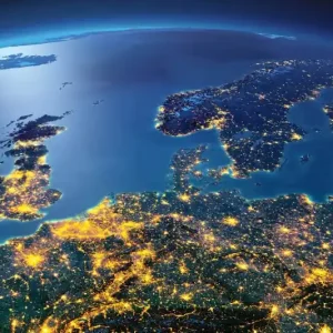 Wybór klientów Fototapeta na flizelinie MS-5-2256 Nocna Europa z kosmosu 375 x 250 cm
