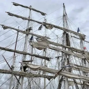 Zamów dziś Fototapeta na flizelinie MS-5-2750 Maszt 375 x 250 cm