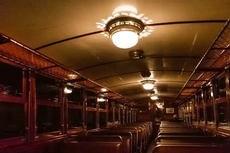 Fototapeta na flizelinie MS-5-2887 Wnętrze zabytkowego tramwaju 375 x 250 cm Ograniczona ilość
