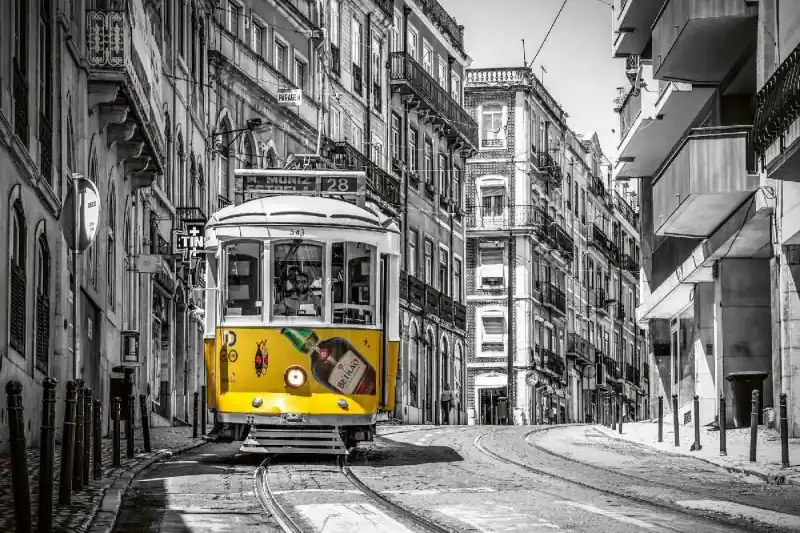 Fototapeta na flizelinie MS-5-2893 Żółty tramwaj, Lizbona 375 x 250 cm Tylko do końca tygodnia