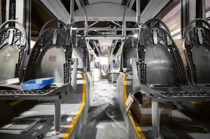 Fototapeta na flizelinie MS-5-2924 Demontaż autobusu 375 x 250 cm Wysoka jakość