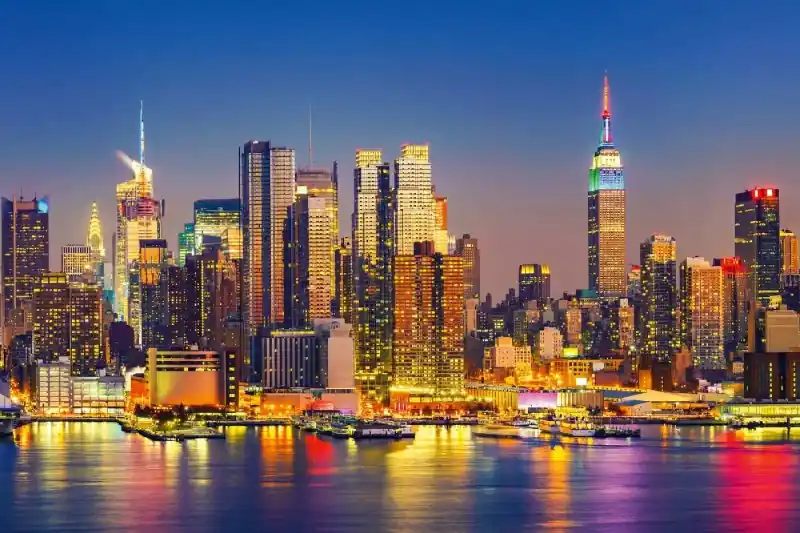 Ograniczona ilość Fototapeta na flizelinie MS-5-2974 Manhattan nocą 375 x 250 cm