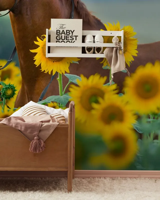 Taniej Czerwony koń na polu słoneczników