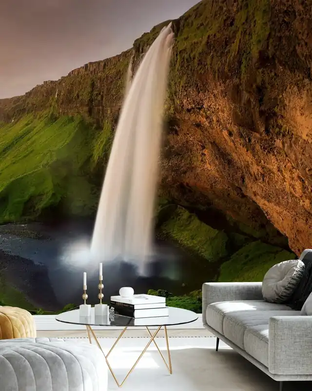 Tani Seljalandsfoss